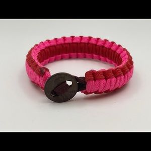 Paracord bracelet
